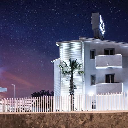Hotel Cristian Giugliano In Campania Exterior photo