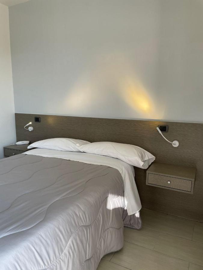 Hotel Cristian Giugliano In Campania Exterior photo