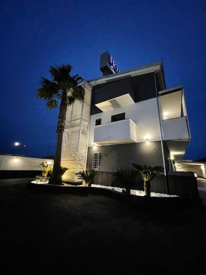 Hotel Cristian Giugliano In Campania Exterior photo